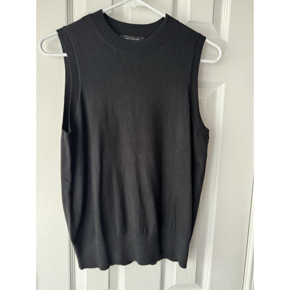 Ann Taylor Womens M Black Sleeveless Rib Knit Sweater Shell Crew Neck NWT